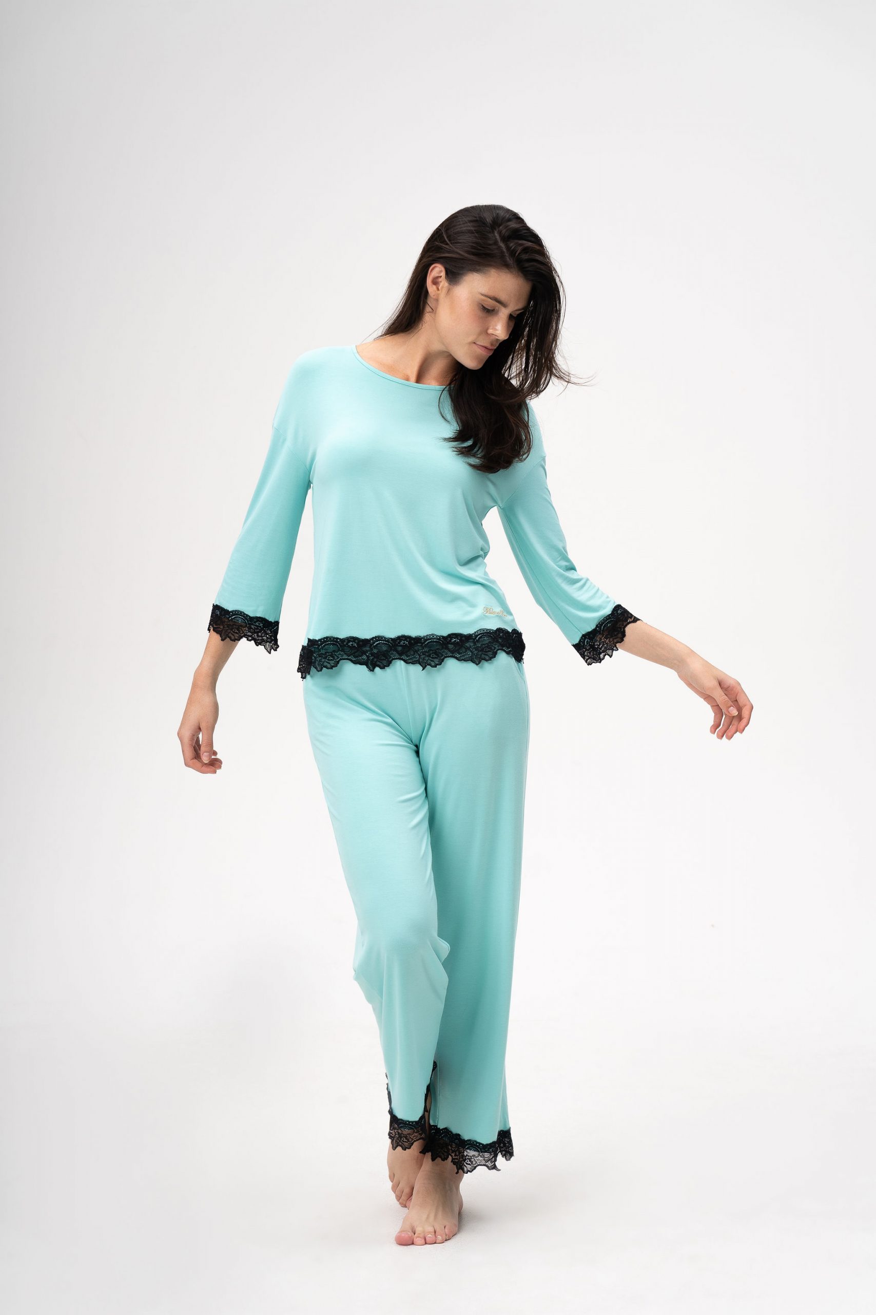 Marine Breathe 2-Piece 3/4 Sleeves Bamboo Pajama Set for Women